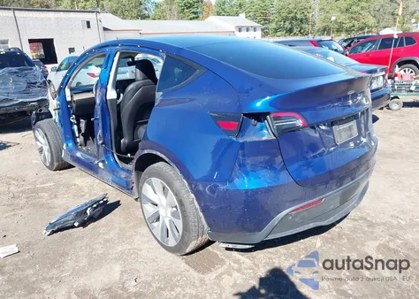 2022 Tesla Model Y Long Range Dual Motor All-Wheel Drive z USA, uszkodzony, nr VIN 7SAYGDEEXNF307424